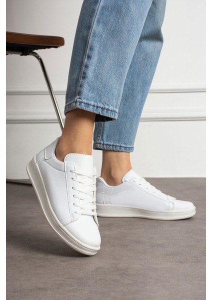 Beyaz Kadın Sneaker AIR22