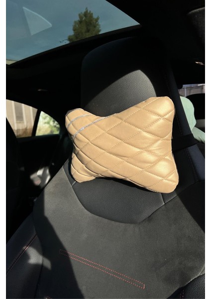 Krem Kapitone Deri Gümüş Taş Şeritli Boyun Yastığı