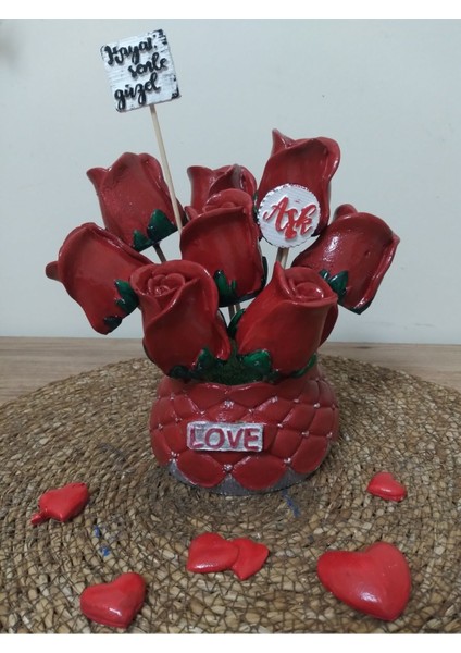 Kırmızı Aşk Gülleri Mutlu Yıllar Kokulu Taş Çiçek Arajman Hediye Sevgililer Günü modelleri
