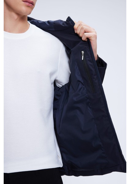 Lacivert Regular Fit Hakim Yaka Kapüşonlu Kaban fırsatları