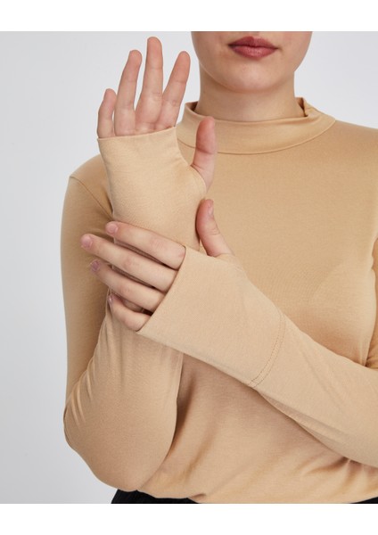 Hafif Balıkçı Yakalı Parmak Geçmeli Likralı Organik Kadın Body - Koyu Bej - L-XL
