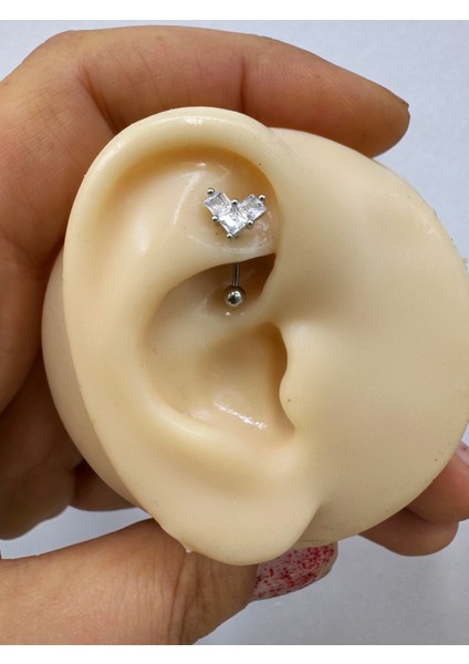 Çelik Barlı Zirkon Taşlı Kalpli Rook Piercin ( 1 Adet )