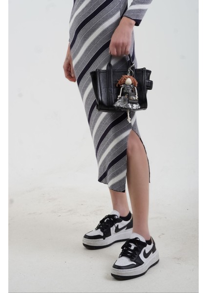 Diagonal Çizgili Triko Elbise fırsatları