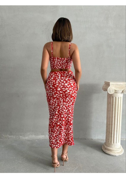 Çiçek Desenli Kırmızı Kalp Yaka Crop ve Yırtmaçlı Midi Etek Takım indirimleri