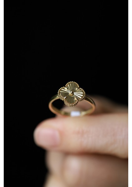 14 Ayar Altın Işıltılı Yonca Yüzük fırsatları