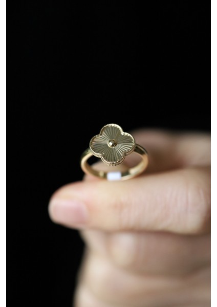 14 Ayar Altın Işıltılı Yonca Yüzük fırsatları