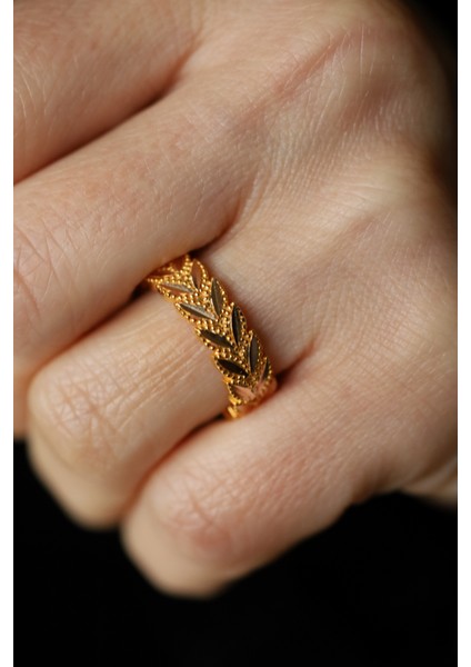 14 Ayar Altın Başak Modelli Yüzük