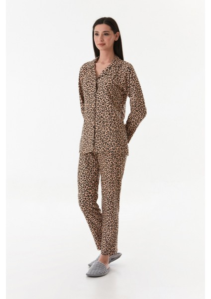 Leopar Desenli Gömlek Yaka Süet Pijama Takımı fırsatları