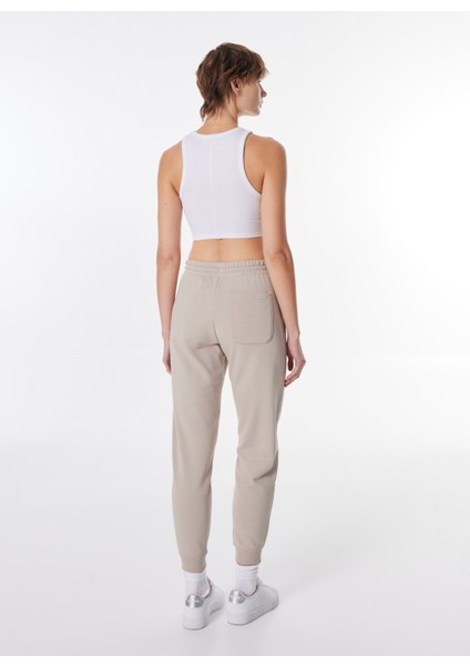 Core Chuck Patch Pant Ft Papyrus Bej Kadın Lastikli Paça Lastikli Bel Regular Fit Eşofman Altı indirimleri
