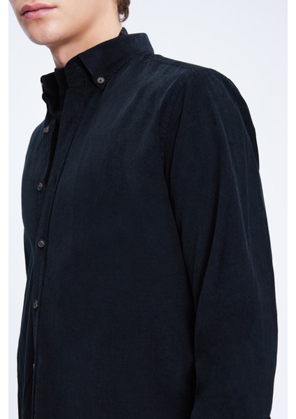 Siyah Slim Fit 100% Pamuklu Düğmeli Yaka Uzun Kollu Klasik Gömlek fırsatları