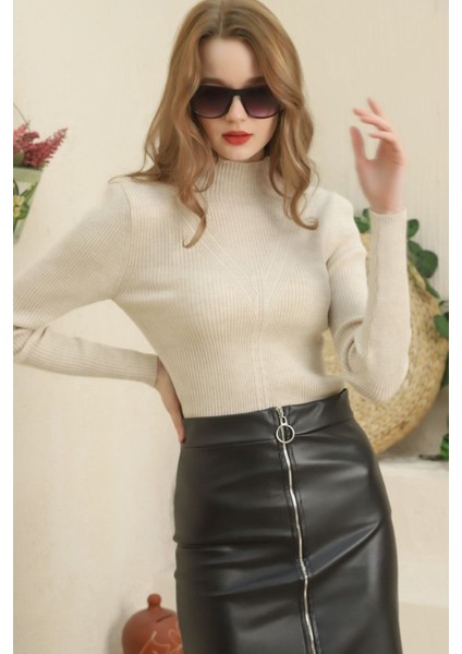 Kadın Bej Boğazlı Fitilli Saç Örgü Desenli Triko Kazak modelleri