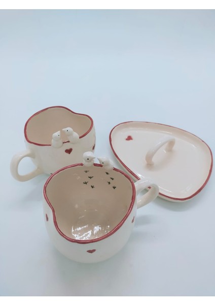 Aşık Kuşlar ve Kalp Desenli Desenli Fincan Seti ve Kalpli Sunumluk