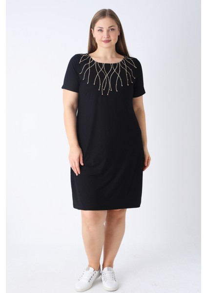 Kadın Siyah Nakış Detaylı Bisiklet Yaka Likralı Büyük Beden Elbise