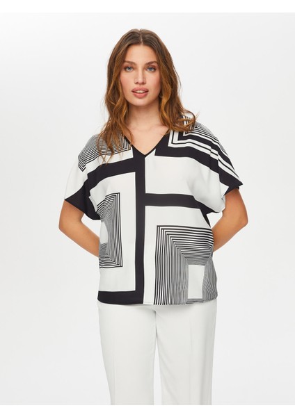 Monochrome Çizgili Desen Arkası Örme Kısa Kol Bluz S25BLZ038