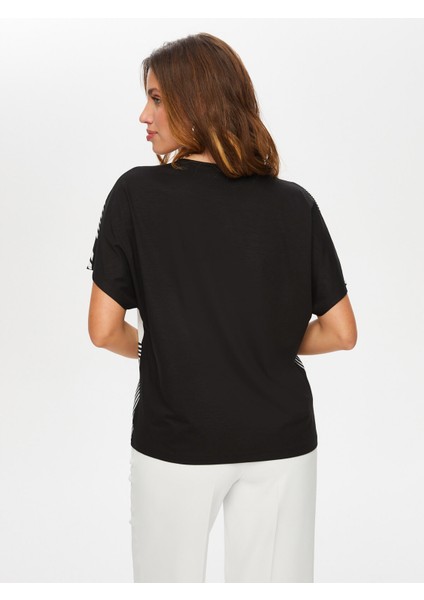 Monochrome Çizgili Desen Arkası Örme Kısa Kol Bluz S25BLZ038