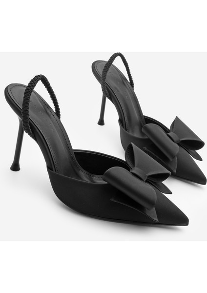 Kadın Stiletto Fiyonk Detaylı Arkası Açık Lastikli Topuklu Ayakkabı Loderya