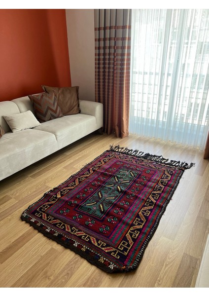 170 x 116 cm Bohem Stili Türk Kilim, Geometrik ve Koç Boynuzlu Motifler, Canlı Mavi ve Bordo Renkler, El Dokuma Kilim