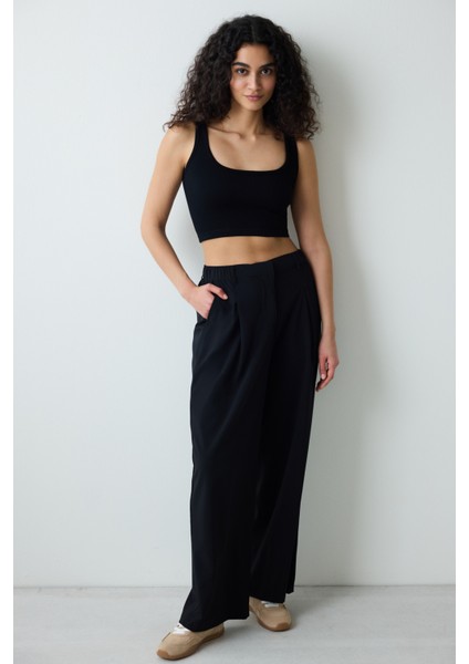 Siyah Dikişsiz Kare Yaka Kısa Crop Seamless Atlet modelleri