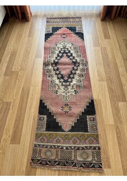 66 x 242 cm Vintage Türk El Dokuma Yolluk, Uzun Pembe, Siyah ve Krem Yün Halı, El Dokuması Modern Yolluk
