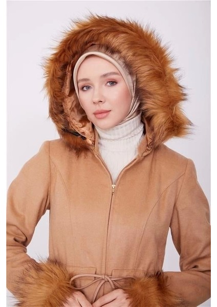 Kolları ve Kapşonu Kürklü Manto 23K8617 Camel