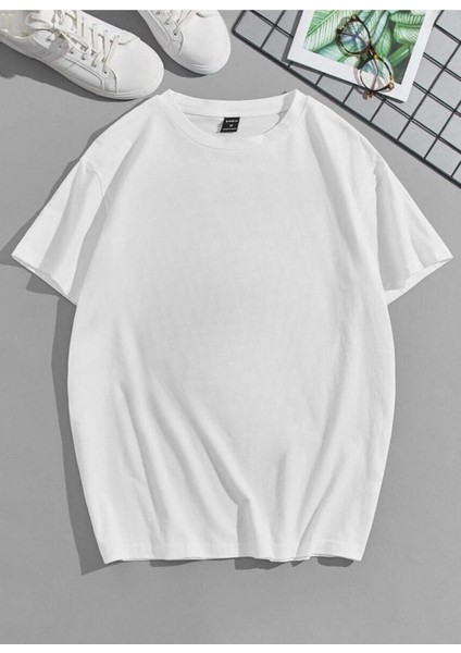 Beyaz T-Shirt & Gri Şort Takım modelleri