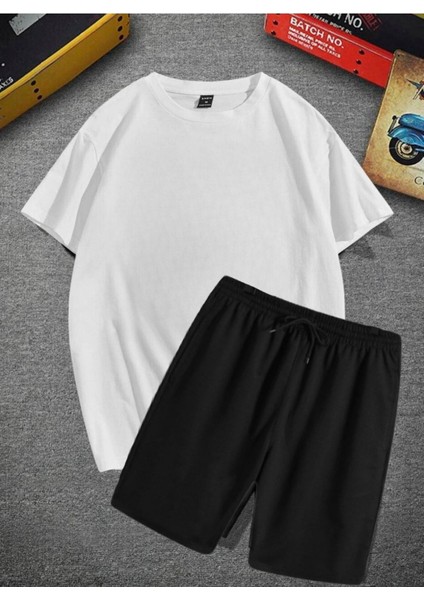 Beyaz T-Shirt & Siyah Şort Takım