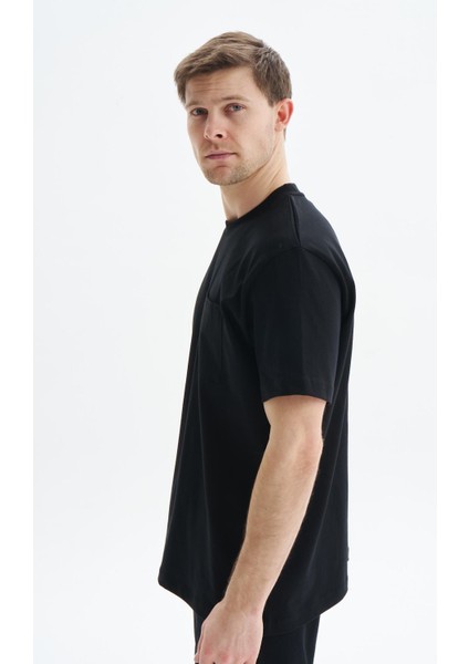 Erkek Regular Fit Basic Önden Cepli % 100 Pamuk Süprem Bisiklet Yaka Tişört Y29344449202