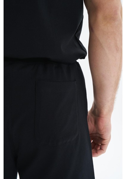 Erkek Regular Fit Basic Süprem % 100 Pamuk Yandan Ve Arka Cepli Şort Y29344279402