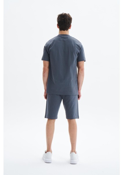 Erkek Regular Fit Basic Süprem % 100 Pamuk Yandan Ve Arka Cepli Şort Y29344279402