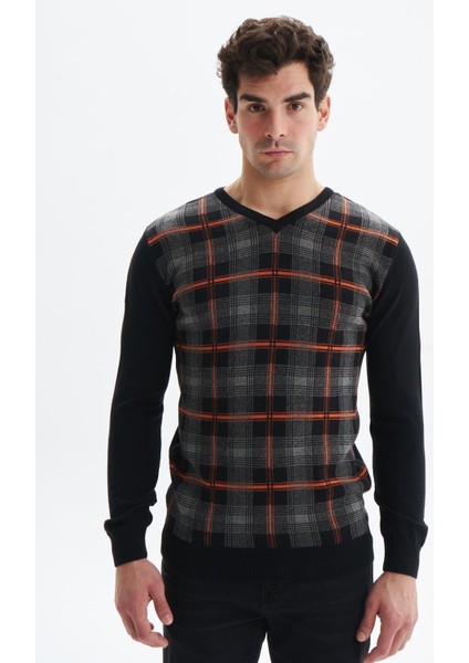 Erkek Slim Fit Likralı Akrilik Kumaş V Yaka Kareli Kazak K0KRO0860