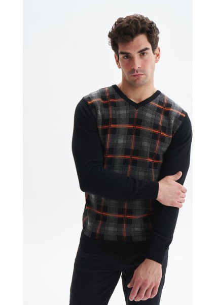 Erkek Slim Fit Likralı Akrilik Kumaş V Yaka Kareli Kazak K0KRO0860