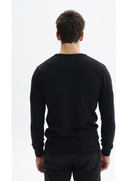 Erkek Slim Fit Likralı Akrilik Kumaş V Yaka Kareli Kazak K0KRO0860