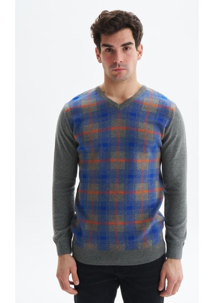 Erkek Slim Fit Likralı Akrilik Kumaş V Yaka Kareli Kazak K0KRO0860