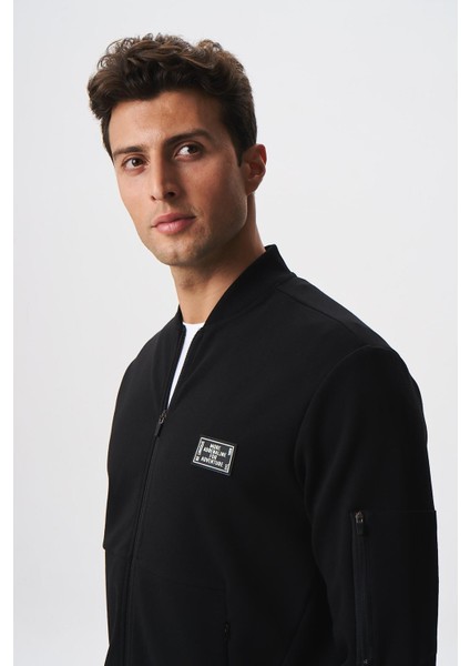 Erkek Slim Fit Scuba Su Geçirmeyen Kumaş Basic Kol Cepli Tam Fermuar Kolej Yaka Sweatshirt K28324988301 fiyatları