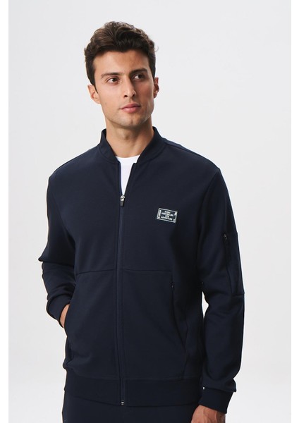 Erkek Slim Fit Scuba Su Geçirmeyen Kumaş Basic Kol Cepli Tam Fermuar Kolej Yaka Sweatshirt K28324988301 fırsatları