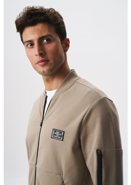 Erkek Slim Fit Scuba Su Geçirmeyen Kumaş Basic Kol Cepli Tam Fermuar Kolej Yaka Sweatshirt K28324988301 fiyatları