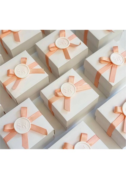 İlya Design Söz Nişan Nikah Bebek Hediyelik Kutulu Çiçek Süslemeli Teneke Mum 10 adet fiyatları