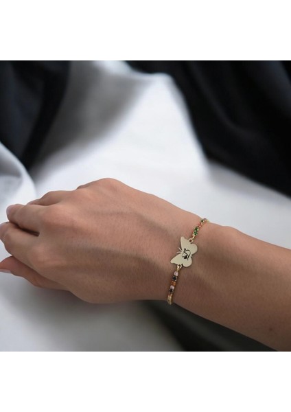 Kelebek Figürlü 14 Ayar Altın Plakalı Harf Desenli Renkli Taşlı Bileklik fiyatları