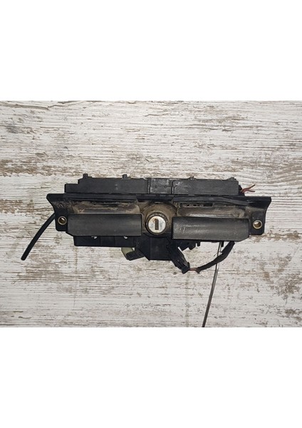 A6 Bagaj Kolu ve Kilit Motoru 8D9827565H 4B0827565H