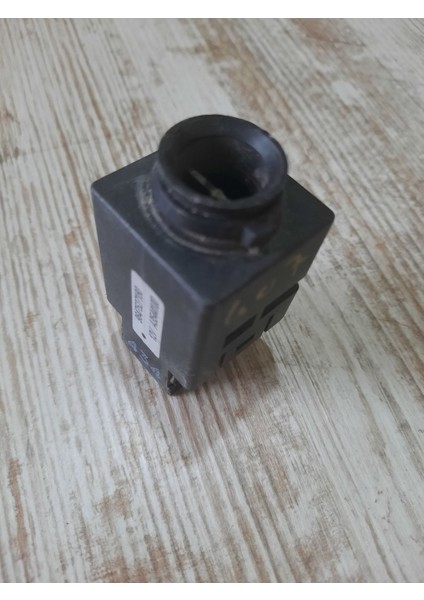 Cıtroen C5 C6 Peugeot 407 607 Sıcaklık Sensörü Ref: 9647527180