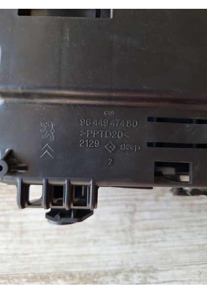 Peugeot 407 Dizel Sigorta Kutusu ve Kapağı 9651659780 modelleri