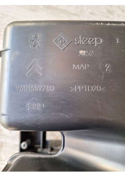 Peugeot 407 Dizel Sigorta Kutusu ve Kapağı 9651659780 fırsatları