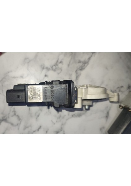 Toledo Sol Arka Cam Motoru Leon Mk1 Golf 4 Bora Sol Arka Cam Motoru 9776-101439-203 fiyatları