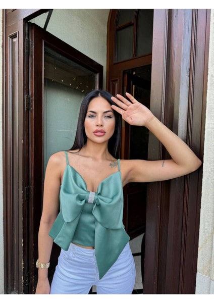 Taş Detaylı Fiyonklu Kadın Saten Crop Büstiyer modelleri