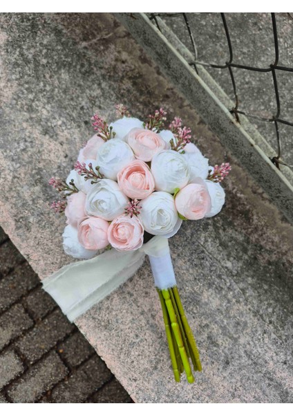 Pembe Beyaz Gelinbuketi Gelinçiçeği ve Yakaçiçeği fiyatları