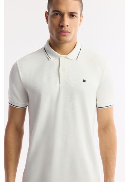 Erkek Ekru Düğmeli Polo Yaka Soft Touch Logo Detaylı T-Shirt A51Y1000