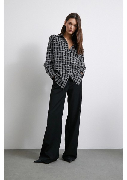 Geometrik Desenli Gömlek Siyah fırsatları