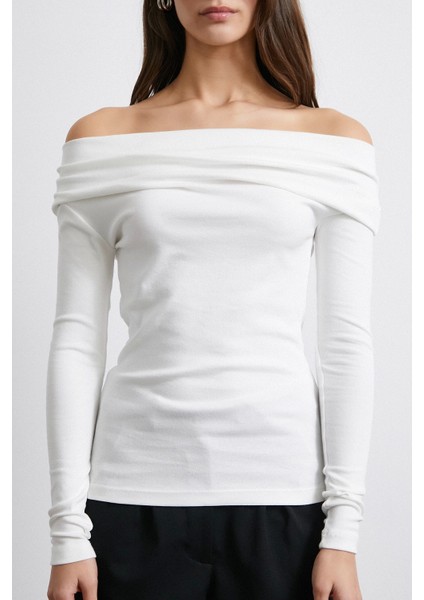 Omzu Büzgülü Bluz Beyaz fiyatları