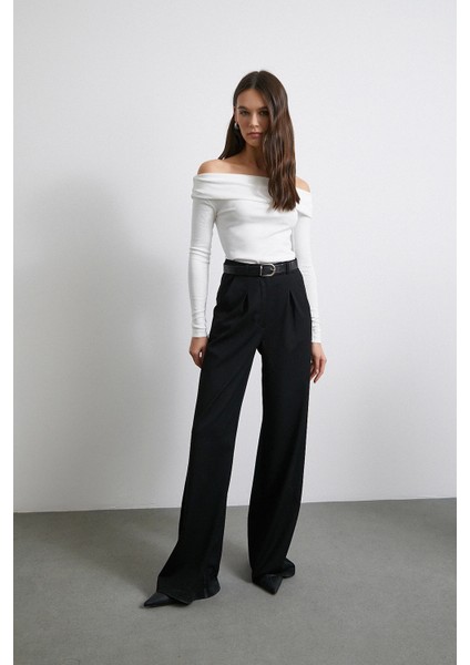 Omzu Büzgülü Bluz Beyaz fırsatları