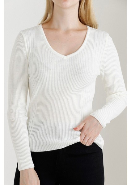 Kadın Ekru V Yaka Triko Kazak